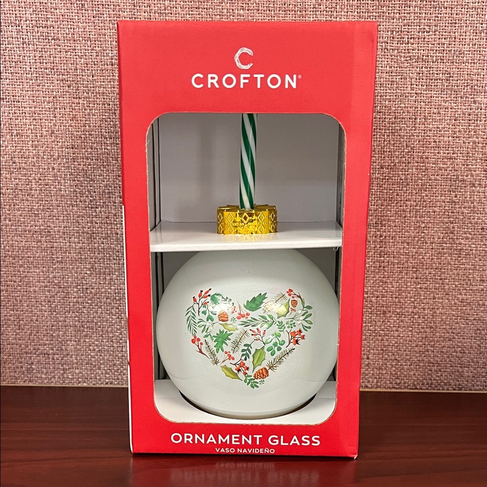 Crofton White Ornament with Festive Floral Heart Design
